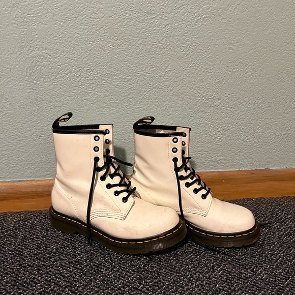 Dr. Martens - Picture 1 of 4